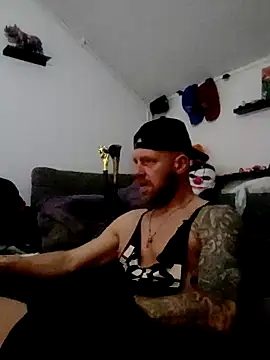 Snapshot of eltoulou chatting on 01/09/25, 09:47 eltoulou online show from 01/09/25, 09:47