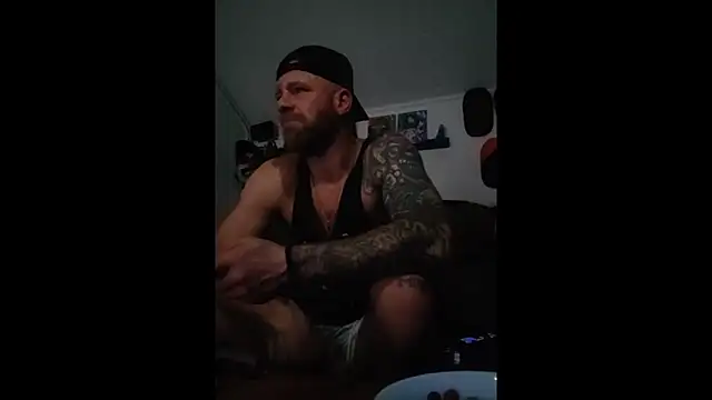 Snapshot of eltoulou chatting on 01/14/25, 10:12 eltoulou online show from 01/14/25, 10:12