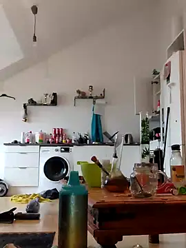 Snapshot of eltoulou chatting on 01/17/25, 02:07 eltoulou online show from 01/17/25, 02:07