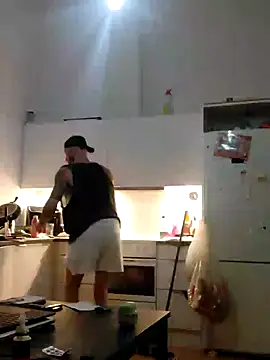 Snapshot of eltoulou chatting on 01/25/25, 06:57 eltoulou online show from 01/25/25, 06:57