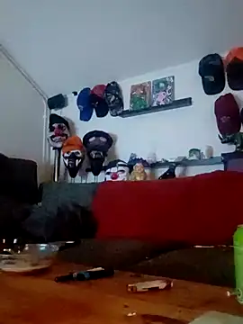 Snapshot of eltoulou chatting on 01/29/25, 10:01 eltoulou online show from 01/29/25, 10:01