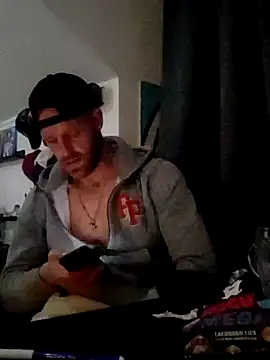 Snapshot of eltoulou chatting on 01/30/25, 08:21 eltoulou online show from 01/30/25, 08:21