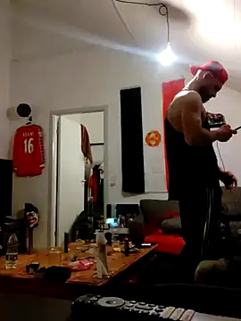 Snapshot of eltoulou chatting on 02/11/25, 06:11 eltoulou online show from 02/11/25, 06:11