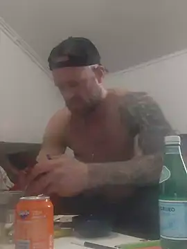 Snapshot of eltoulou chatting on 03/03/25, 02:37 eltoulou online show from 03/03/25, 02:37