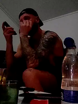 Snapshot of eltoulou chatting on 03/04/25, 08:38 eltoulou online show from 03/04/25, 08:38