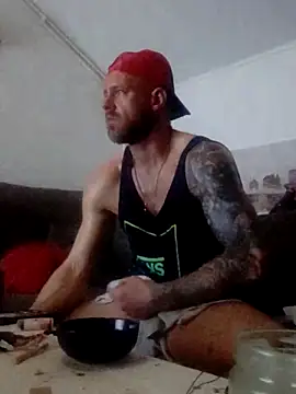 Snapshot of eltoulou chatting on 03/21/25, 02:07 eltoulou online show from 03/21/25, 02:07