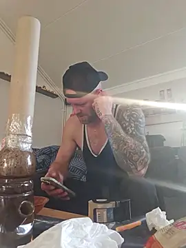 Snapshot of eltoulou chatting on 12/15/25, 12:53 eltoulou online show from 12/15/25, 12:53