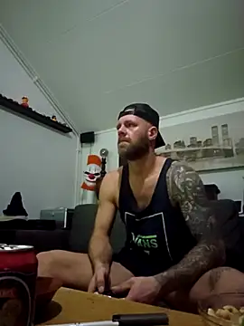 Snapshot of eltoulou chatting on 12/21/25, 01:24 eltoulou online show from 12/21/25, 01:24