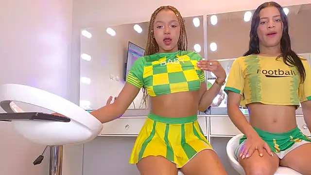 Snapshot of chocolatecrememia chatting on 03/05/26, 09:00 chocolatecrememia online show from 03/05/26, 09:00