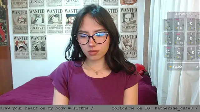 Snapshot of wild_kittys chatting on 10/15/25, 12:11 wild kittys online show from 10/15/25, 12:11