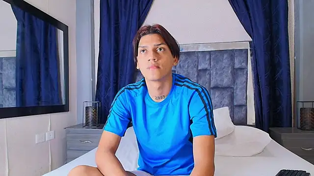 Snapshot of Samuelsince chatting on 01/28/25, 05:32 Samuelsince online show from 01/28/25, 05:32