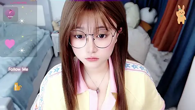 Snapshot of Sweet-18wanwan chatting on 12/19/25, 03:30 Sweet-18wanwan online show from 12/19/25, 03:30