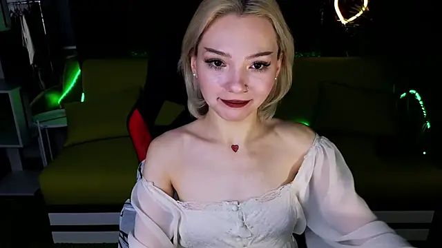 Snapshot of SandraBoyl chatting on 12/30/24, 01:26 SandraBoyl online show from 12/30/24, 01:26