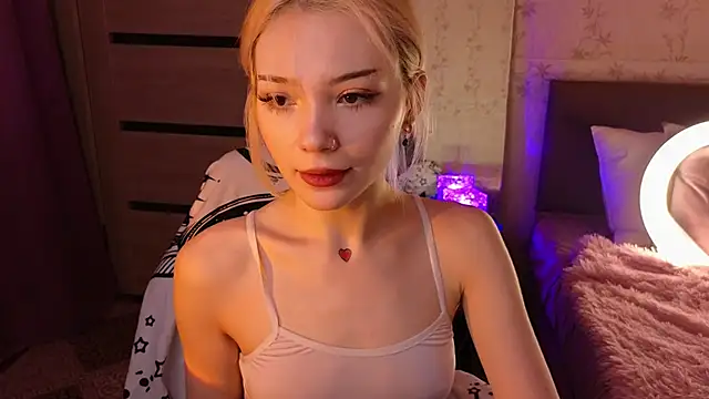 Snapshot of SandraBoyl chatting on 01/06/25, 12:59 SandraBoyl online show from 01/06/25, 12:59