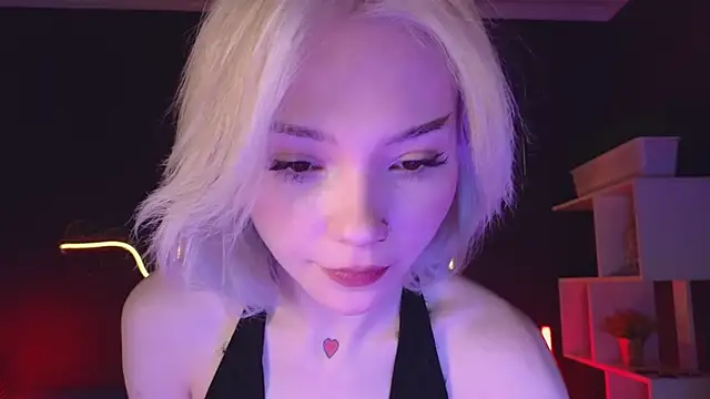 Snapshot of SandraBoyl chatting on 01/16/25, 01:16 SandraBoyl online show from 01/16/25, 01:16