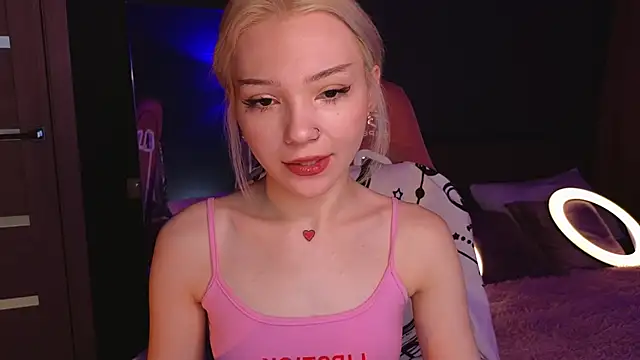 Snapshot of SandraBoyl chatting on 01/20/25, 01:18 SandraBoyl online show from 01/20/25, 01:18