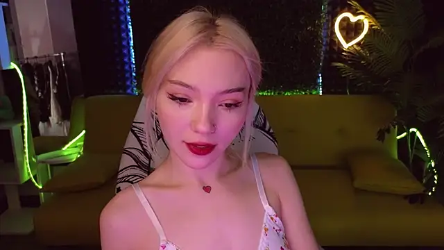 Snapshot of SandraBoyl chatting on 01/31/25, 01:11 SandraBoyl online show from 01/31/25, 01:11