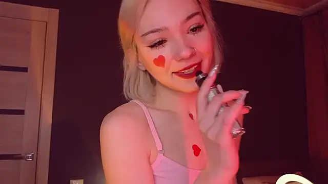 Snapshot of SandraBoyl chatting on 02/11/25, 04:01 SandraBoyl online show from 02/11/25, 04:01