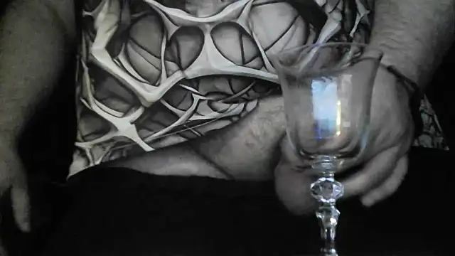 Snapshot of perversalus chatting on 12/16/24, 05:17 perversalus online show from 12/16/24, 05:17