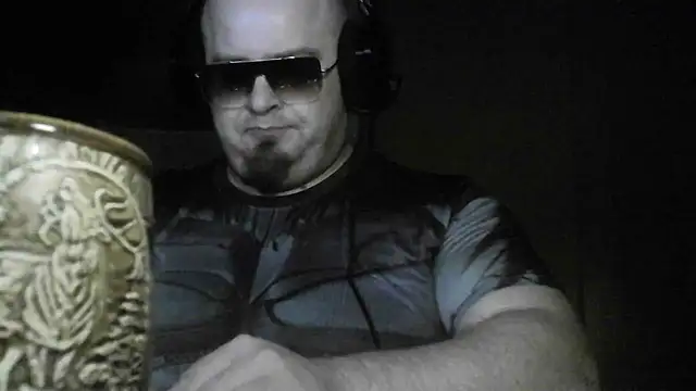 Snapshot of perversalus chatting on 02/01/25, 10:34 perversalus online show from 02/01/25, 10:34