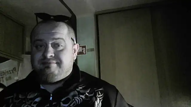 Snapshot of perversalus chatting on 02/09/25, 04:29 perversalus online show from 02/09/25, 04:29