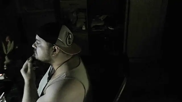 Snapshot of perversalus chatting on 03/08/25, 02:01 perversalus online show from 03/08/25, 02:01