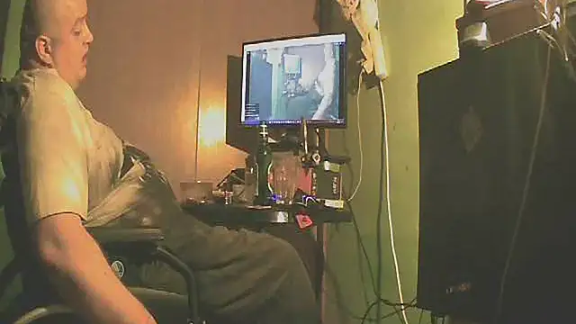 Snapshot of perversalus chatting on 10/12/25, 07:29 perversalus online show from 10/12/25, 07:29