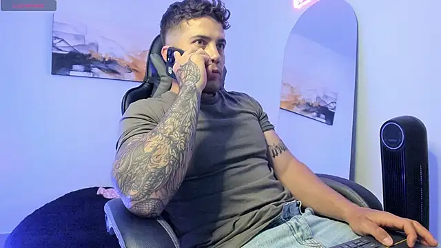 Snapshot of LucianSinclair chatting on 12/22/24, 11:09 LucianSinclair online show from 12/22/24, 11:09