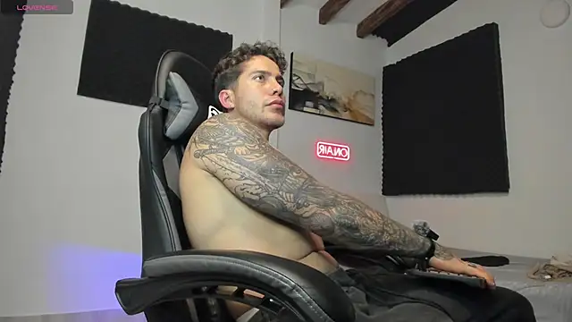 Snapshot of LucianSinclair chatting on 09/28/25, 12:16 LucianSinclair online show from 09/28/25, 12:16