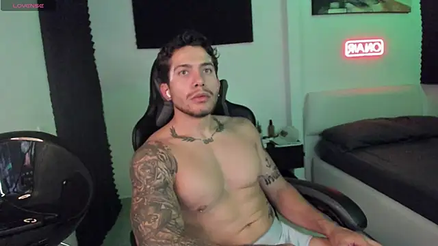 Snapshot of LucianSinclair chatting on 11/27/25, 12:56 LucianSinclair online show from 11/27/25, 12:56