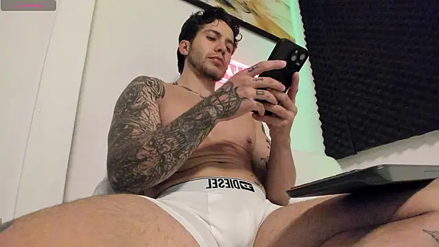 Snapshot of LucianSinclair chatting on 03/14/26, 03:23 LucianSinclair online show from 03/14/26, 03:23