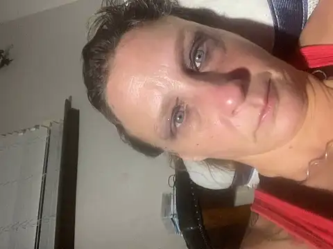 Everlyrose27 online show from 12/08/24, 07:26