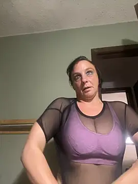 Everlyrose27 online show from 10/08/25, 05:21