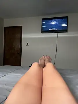 Everlyrose27 online show from 10/10/25, 02:16