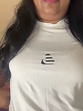 Snapshot of Shasha_X chatting on 11/29/25, 02:42 Shasha X online show from 11/29/25, 02:42