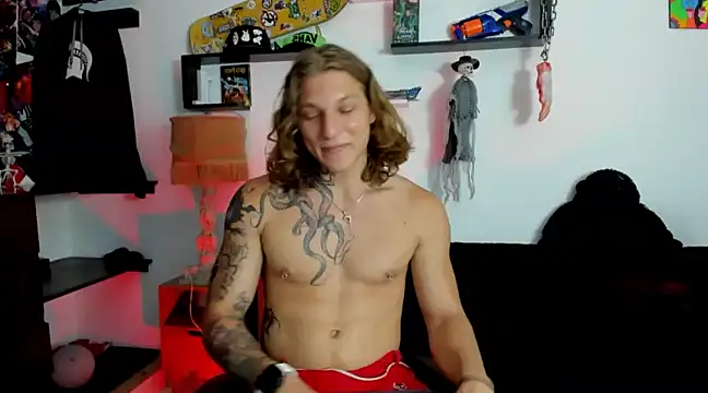 Snapshot of Tom_Krakow chatting on 12/02/24, 11:07 Tom Krakow online show from 12/02/24, 11:07