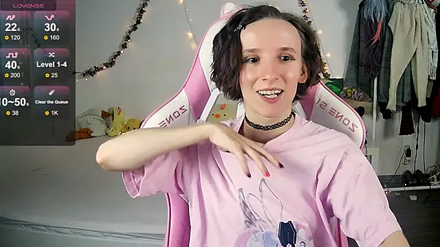 Snapshot of Violet_Veliya chatting on 10/31/25, 05:47 Violet Veliya online show from 10/31/25, 05:47