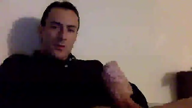 Snapshot of mainnrd chatting on 01/06/25, 02:04 mainnrd online show from 01/06/25, 02:04