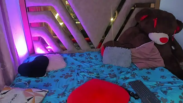 naatashamendozaa online show from 03/22/25, 03:09