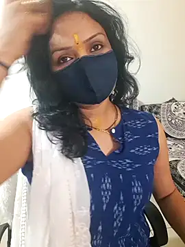 Snapshot of khushikhushi chatting on 01/14/25, 07:06 khushikhushi online show from 01/14/25, 07:06