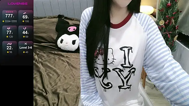  Viviann  online show from 12/21/25, 01:35