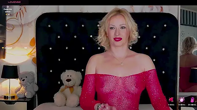 OliviaShaw23 online show from 10/19/25, 09:04