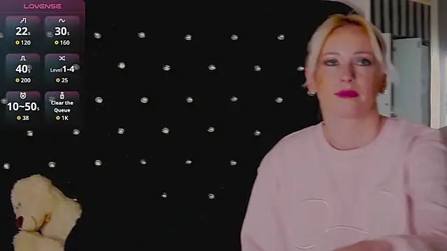 Snapshot of OliviaShaw23 chatting on 03/08/26, 02:04 OliviaShaw23 online show from 03/08/26, 02:04