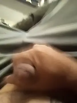 Snapshot of dredre1069 chatting on 12/04/24, 03:37 dredre1069 online show from 12/04/24, 03:37