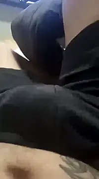 Snapshot of dredre1069 chatting on 12/10/24, 02:38 dredre1069 online show from 12/10/24, 02:38