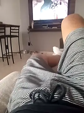 Snapshot of dredre1069 chatting on 12/13/24, 03:11 dredre1069 online show from 12/13/24, 03:11