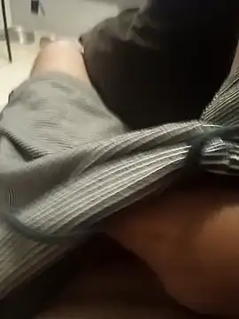 Snapshot of dredre1069 chatting on 01/10/25, 03:07 dredre1069 online show from 01/10/25, 03:07