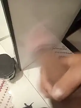 Snapshot of dredre1069 chatting on 02/09/25, 11:04 dredre1069 online show from 02/09/25, 11:04