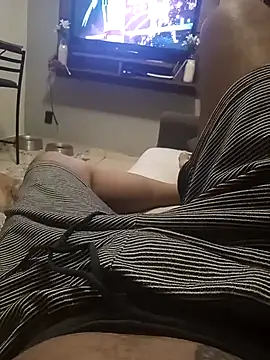 Snapshot of dredre1069 chatting on 02/15/25, 04:03 dredre1069 online show from 02/15/25, 04:03