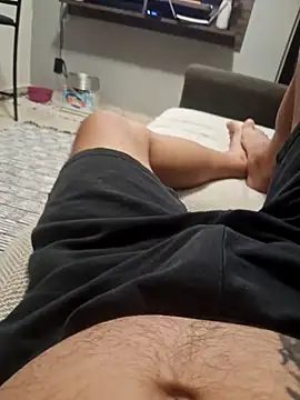 Snapshot of dredre1069 chatting on 04/05/26, 01:25 dredre1069 online show from 04/05/26, 01:25